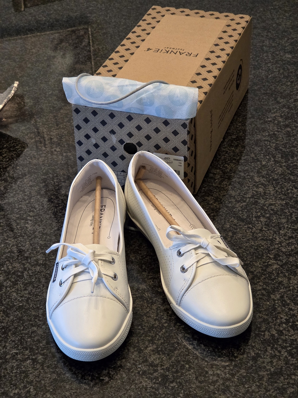 Women’s White Casual Lace-Up Sneakers